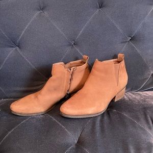 Blondo • Brown ankle booties waterproof size 11M
